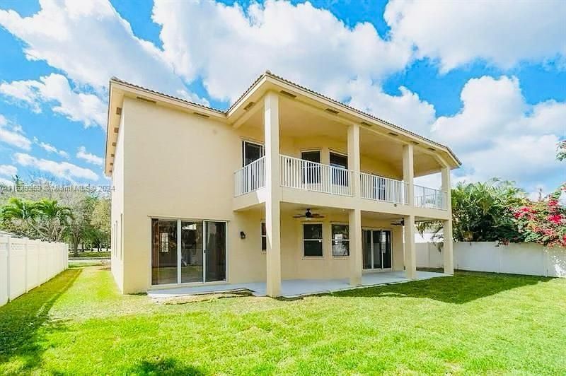 En Venta: $787,000 (5 camas, 3 baños, 3496 Pies cuadrados)