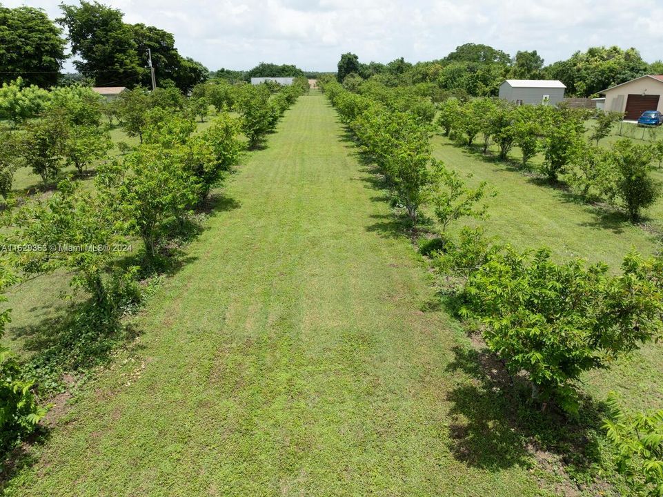 На продажу: $450,000 (2.37 acres)