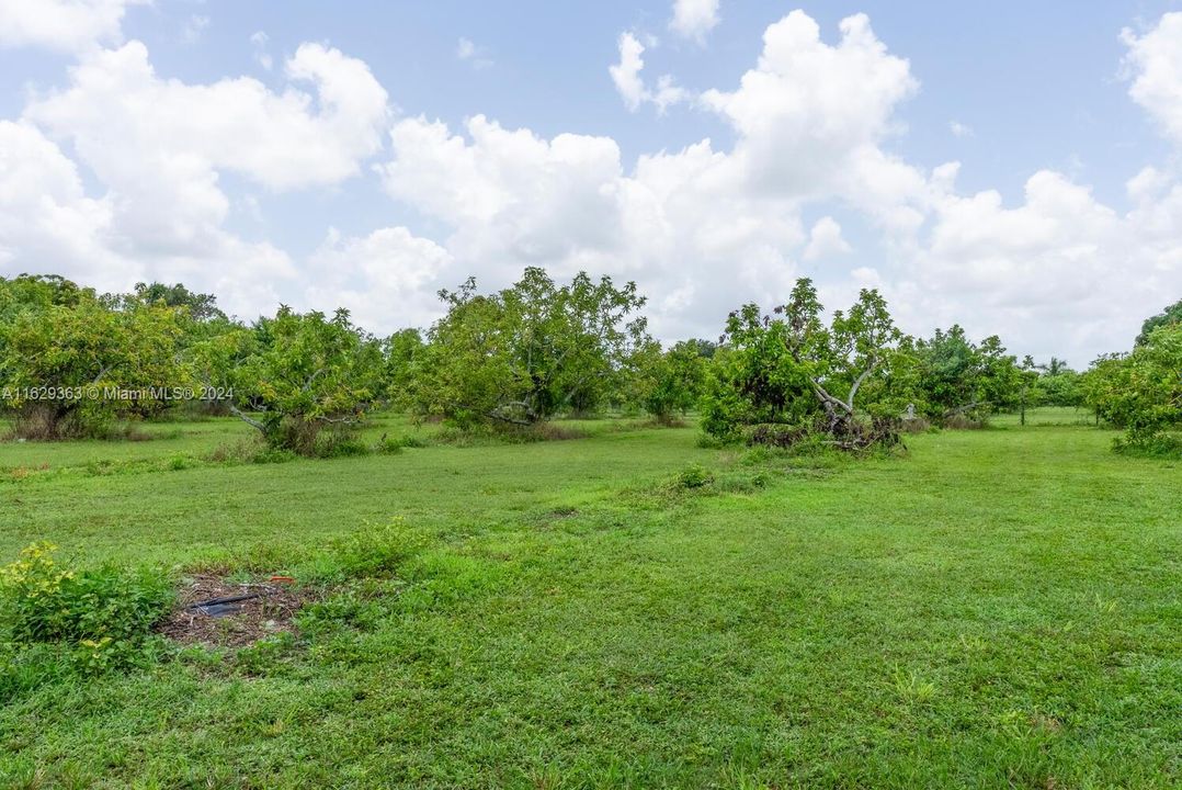 En Venta: $450,000 (2.37 acres)