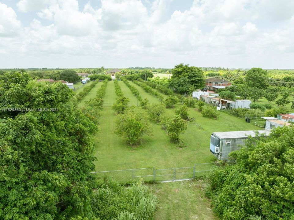 En Venta: $450,000 (2.37 acres)