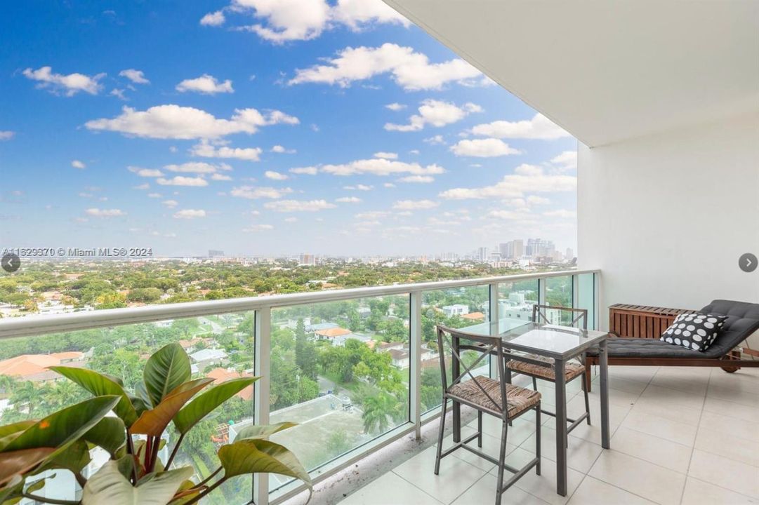 Recently Sold: $420,000 (1 beds, 1 baths, 693 Square Feet)