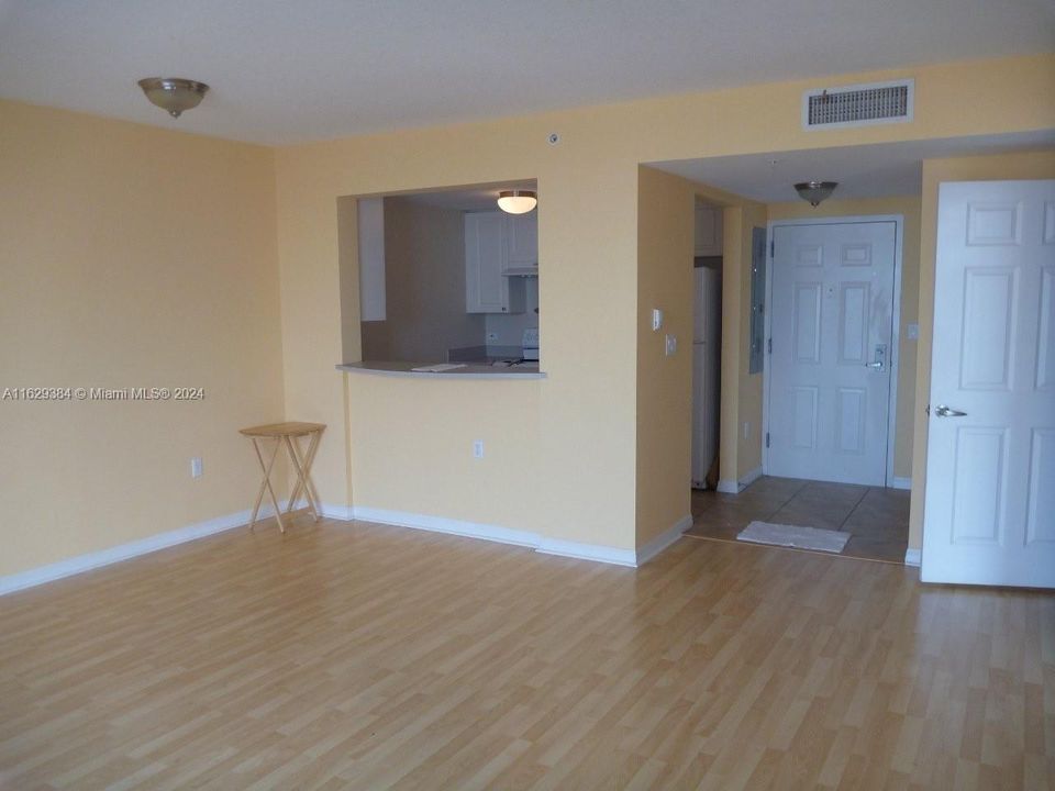 Recientemente alquilado: $2,300 (1 camas, 1 baños, 716 Pies cuadrados)