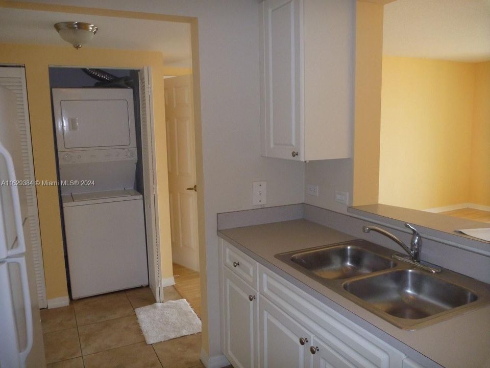 Recientemente alquilado: $2,300 (1 camas, 1 baños, 716 Pies cuadrados)