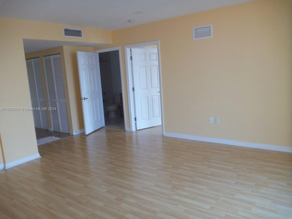 Recientemente alquilado: $2,300 (1 camas, 1 baños, 716 Pies cuadrados)