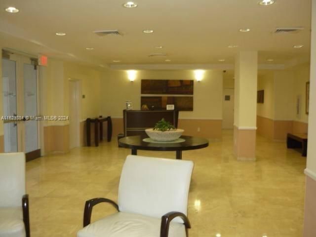 Recientemente alquilado: $2,300 (1 camas, 1 baños, 716 Pies cuadrados)