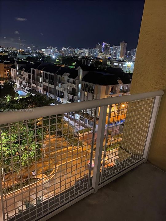 Recientemente alquilado: $2,300 (1 camas, 1 baños, 716 Pies cuadrados)