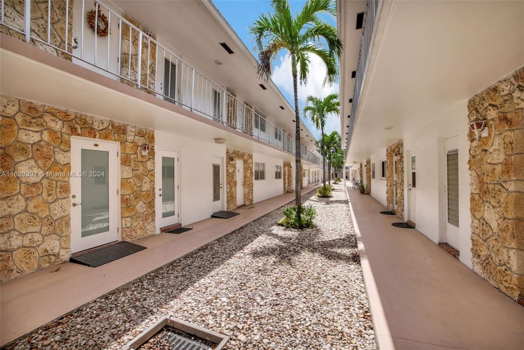 Bldg Courtyard