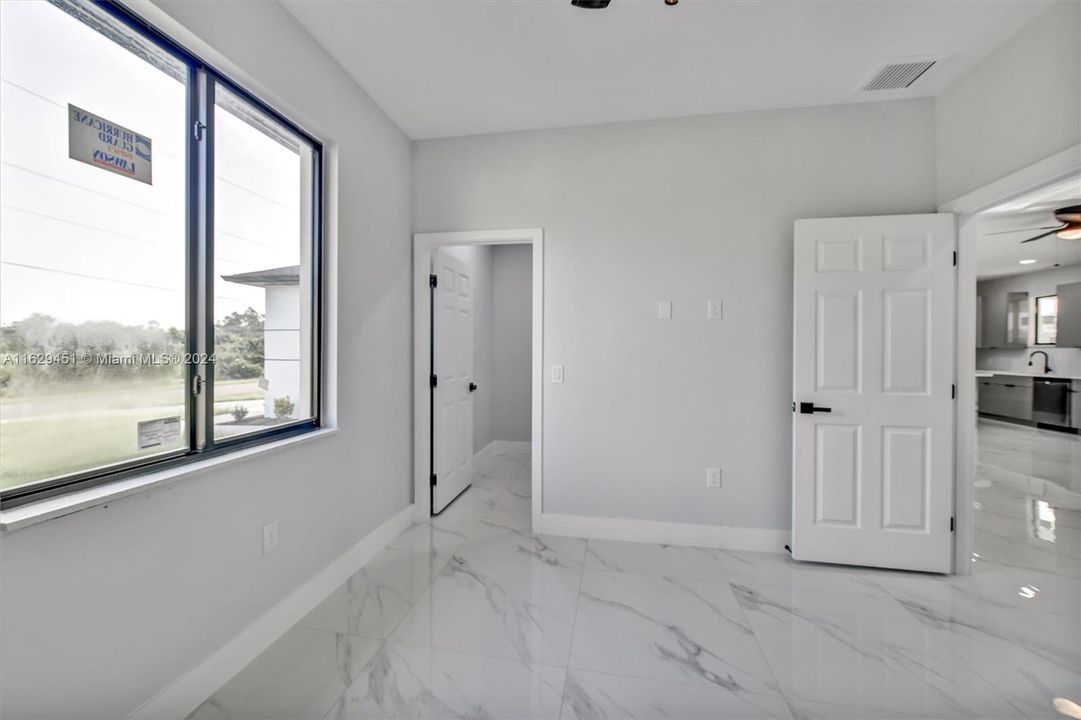 For Sale: $354,900 (3 beds, 2 baths, 1557 Square Feet)