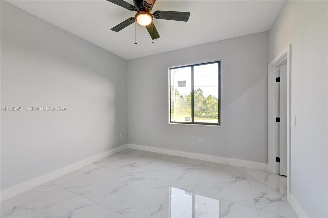 For Sale: $354,900 (3 beds, 2 baths, 1557 Square Feet)