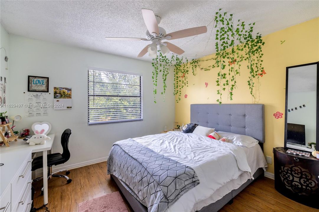 Active With Contract: $3,000 (3 beds, 2 baths, 1528 Square Feet)