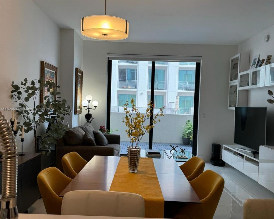 Recently Rented: $3,750 (1 beds, 1 baths, 766 Square Feet)