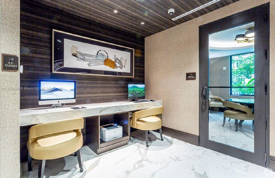 Recently Rented: $3,750 (1 beds, 1 baths, 766 Square Feet)