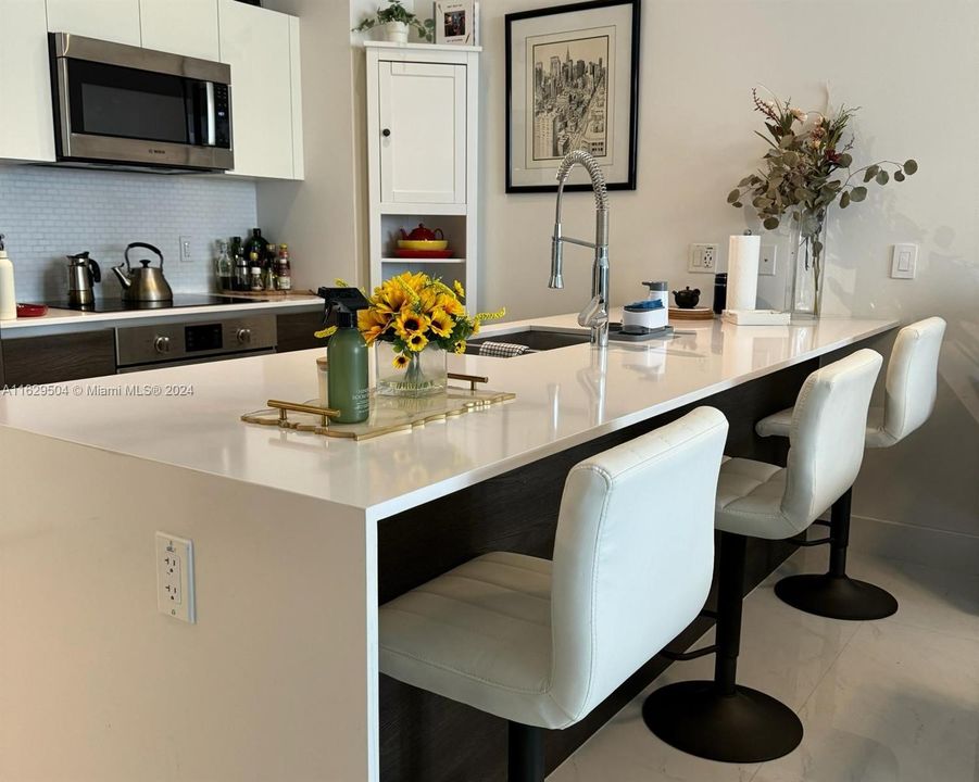 Recently Rented: $3,750 (1 beds, 1 baths, 766 Square Feet)