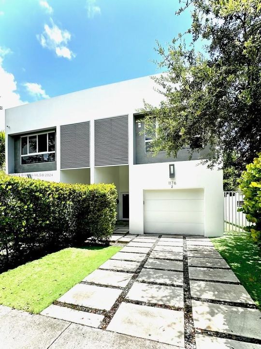 En Venta: $1,585,000 (3 camas, 3 baños, 2902 Pies cuadrados)