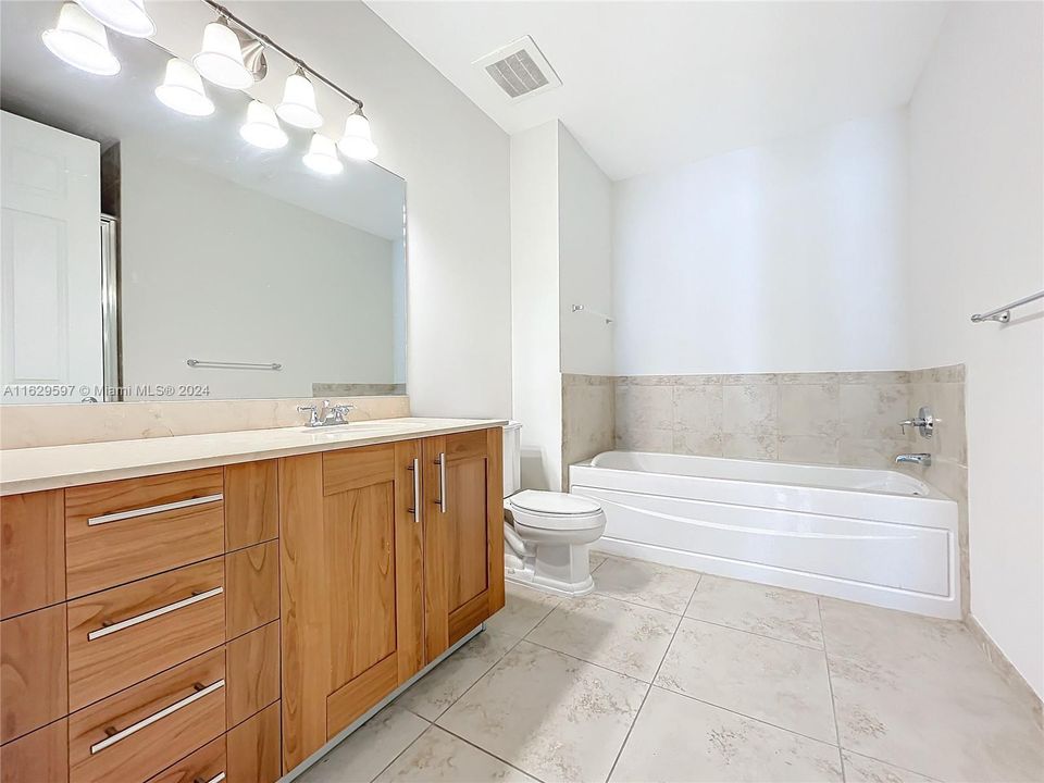 Recently Sold: $525,000 (1 beds, 1 baths, 780 Square Feet)