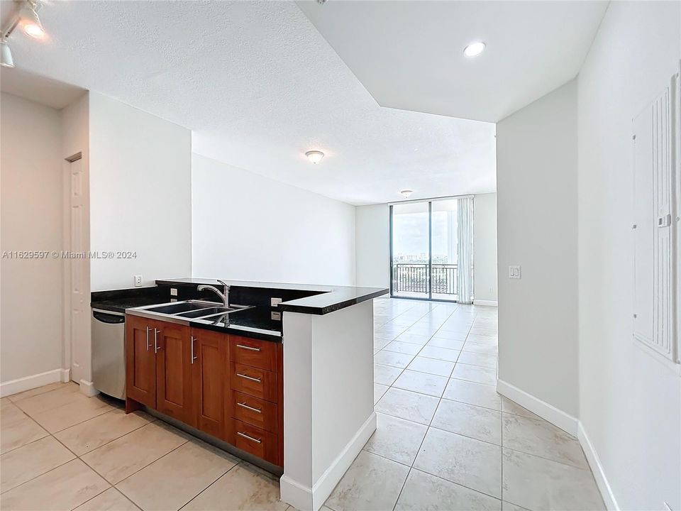 Recently Sold: $525,000 (1 beds, 1 baths, 780 Square Feet)