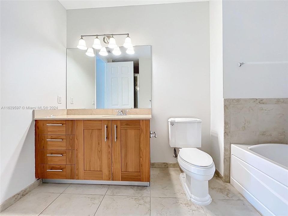 Recently Sold: $525,000 (1 beds, 1 baths, 780 Square Feet)