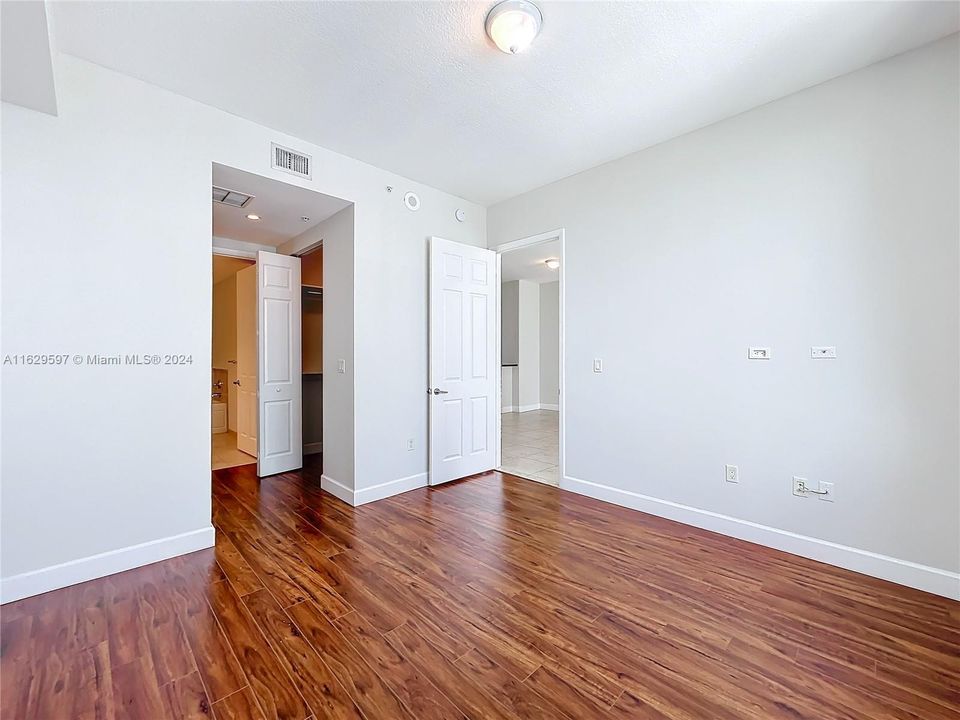 Recently Sold: $525,000 (1 beds, 1 baths, 780 Square Feet)