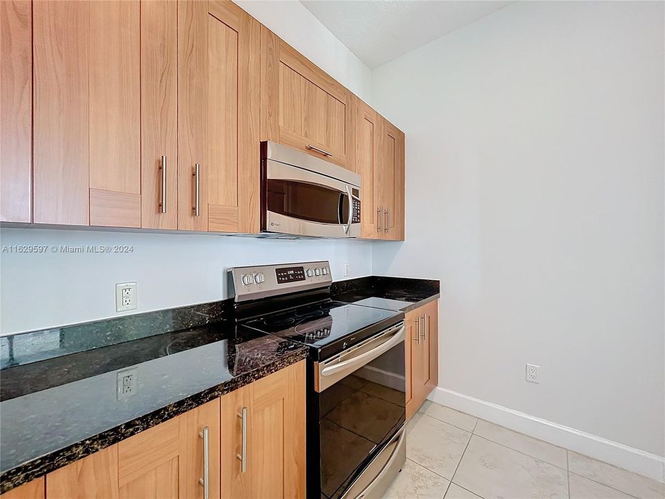 Recently Sold: $525,000 (1 beds, 1 baths, 780 Square Feet)