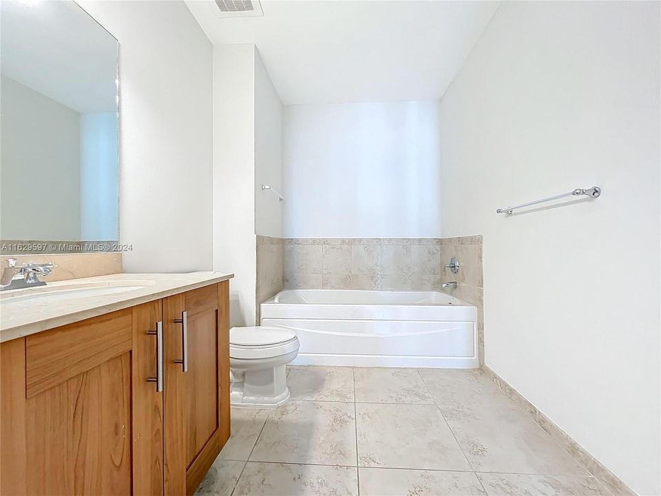 Recently Sold: $525,000 (1 beds, 1 baths, 780 Square Feet)