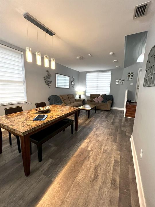 Recently Sold: $520,000 (3 beds, 2 baths, 1628 Square Feet)