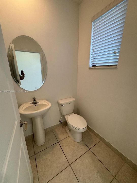 Active With Contract: $3,500 (3 beds, 2 baths, 0 Square Feet)