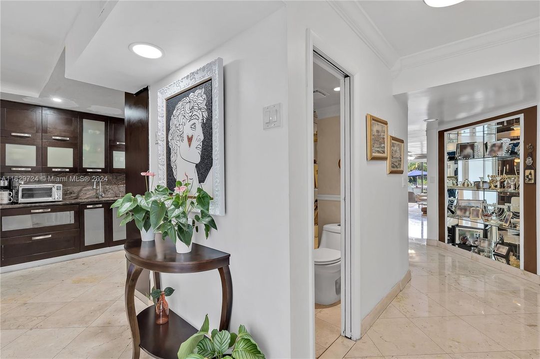 En Venta: $1,420,000 (4 camas, 3 baños, 2425 Pies cuadrados)