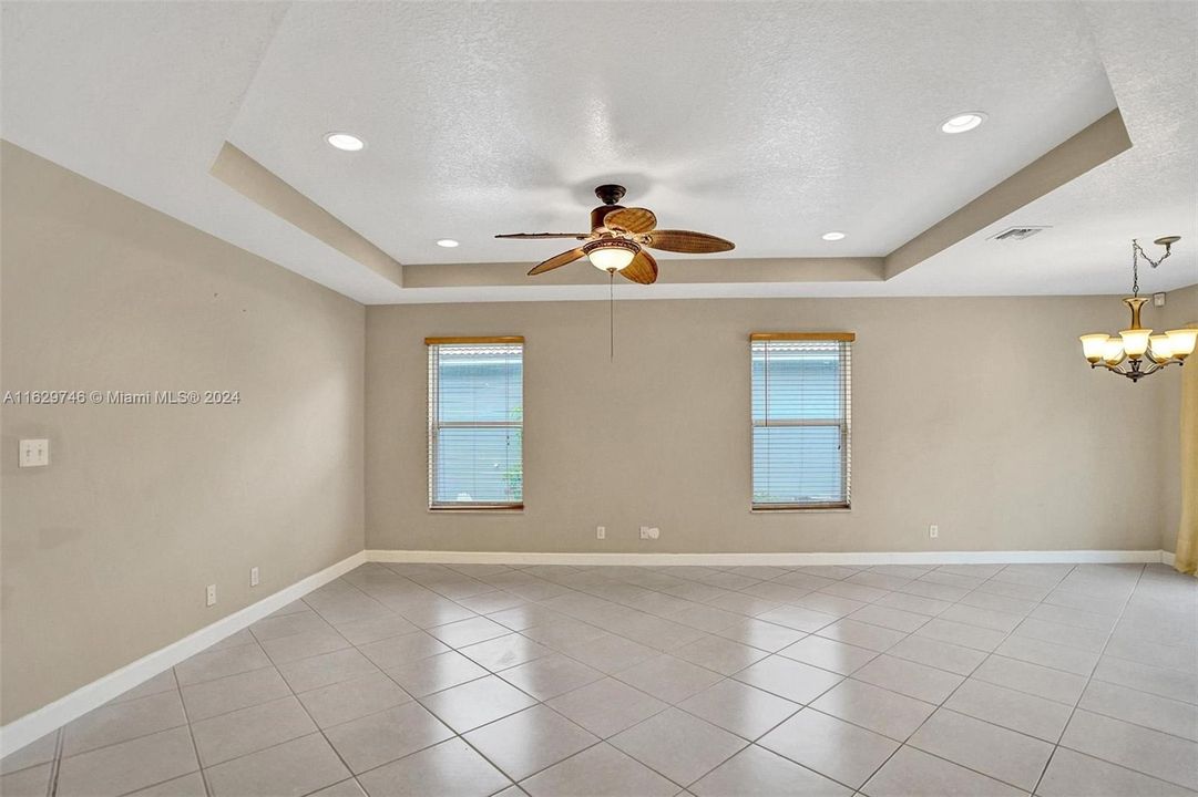 Active With Contract: $3,750 (3 beds, 2 baths, 1492 Square Feet)