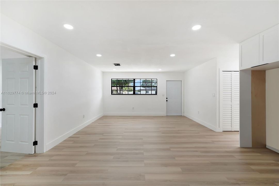 Active With Contract: $649,000 (3 beds, 2 baths, 1776 Square Feet)