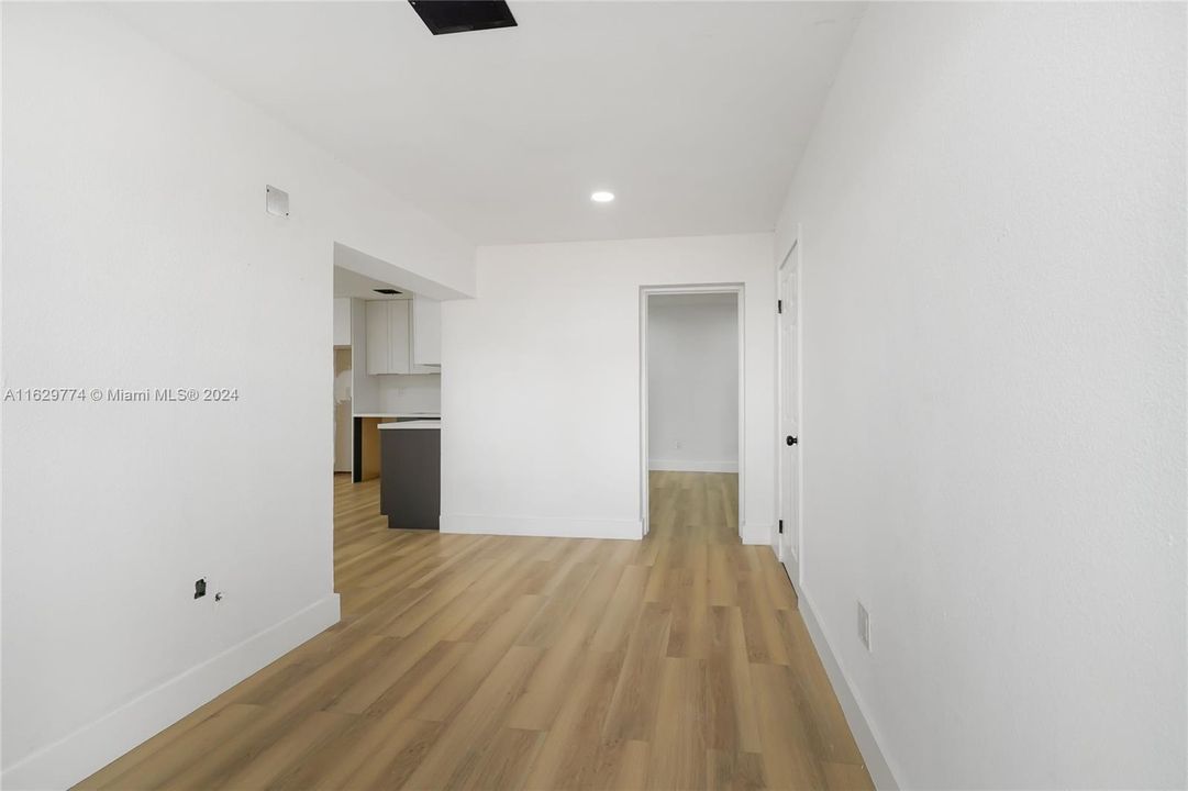 Activo con contrato: $649,000 (3 camas, 2 baños, 1776 Pies cuadrados)