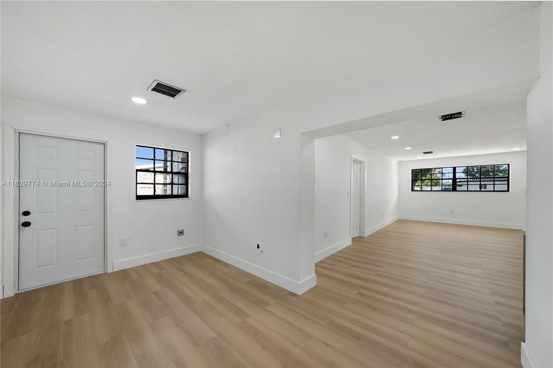 Active With Contract: $649,000 (3 beds, 2 baths, 1776 Square Feet)