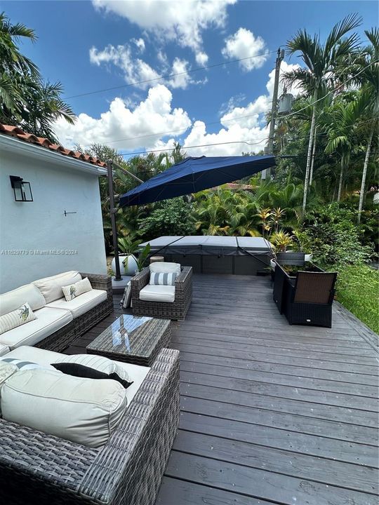 Recently Rented: $5,600 (3 beds, 3 baths, 1576 Square Feet)