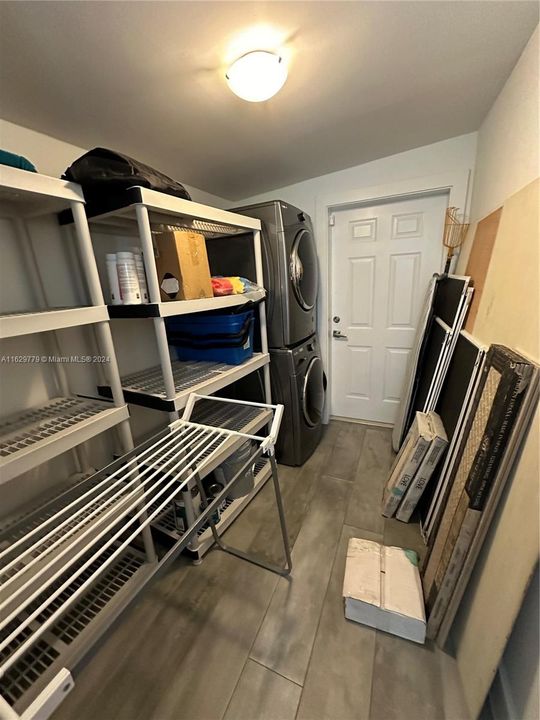 Recently Rented: $5,600 (3 beds, 3 baths, 1576 Square Feet)