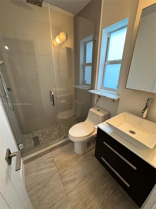 Recently Rented: $5,600 (3 beds, 3 baths, 1576 Square Feet)