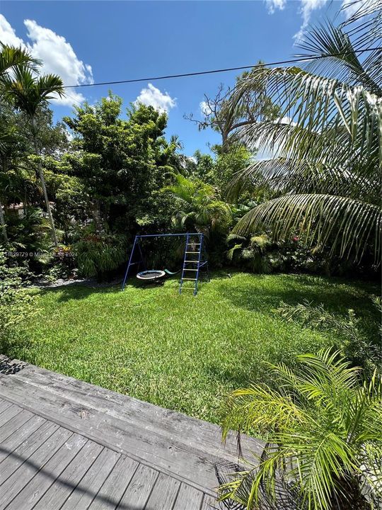 Recently Rented: $5,600 (3 beds, 3 baths, 1576 Square Feet)