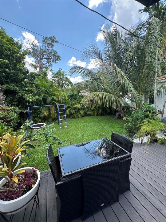 Recently Rented: $5,600 (3 beds, 3 baths, 1576 Square Feet)