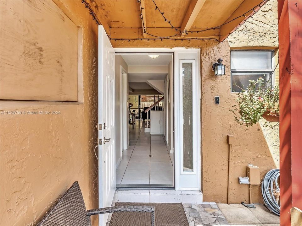 最近售出: $325,000 (3 贝兹, 2 浴室, 1581 平方英尺)