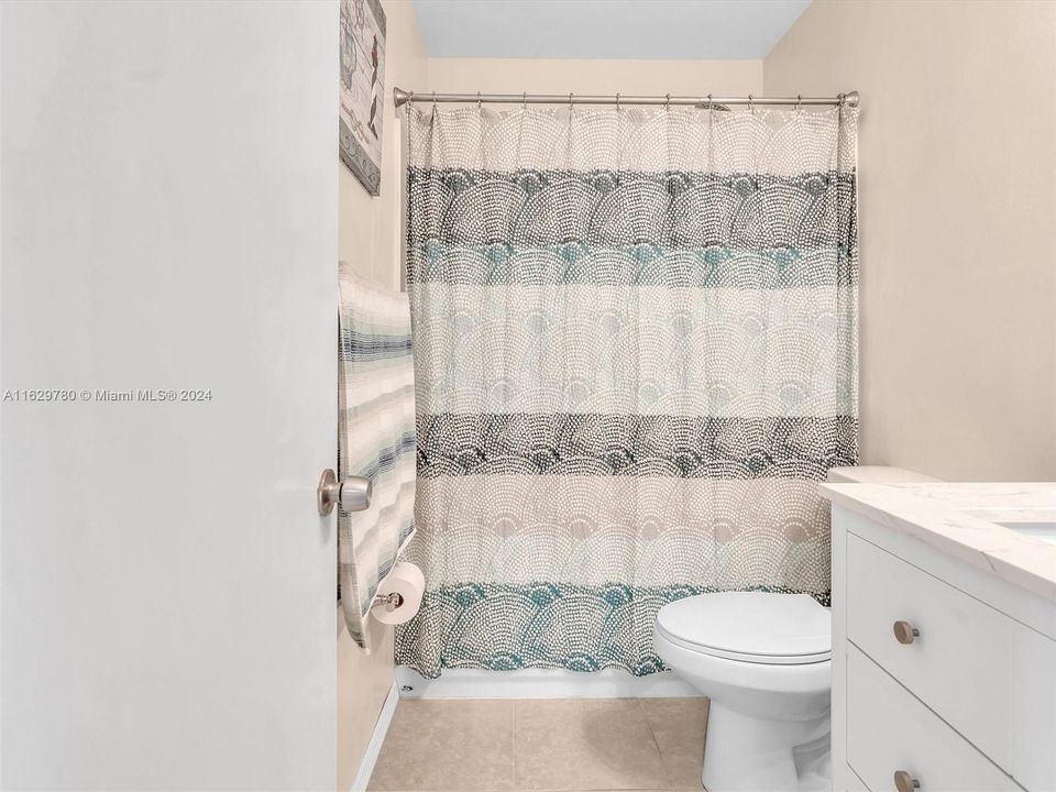 最近售出: $325,000 (3 贝兹, 2 浴室, 1581 平方英尺)