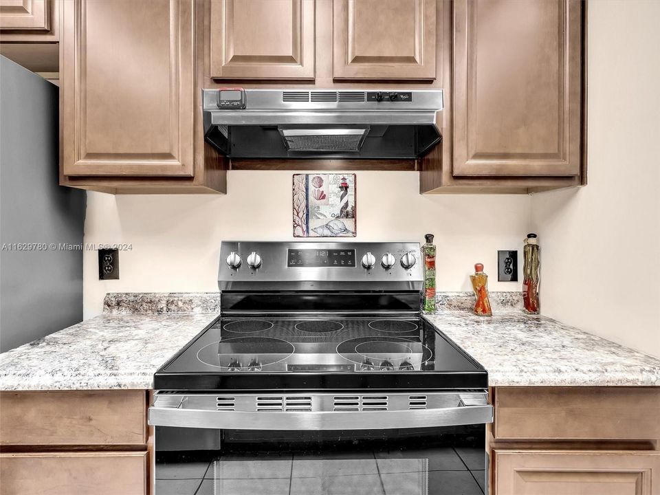 最近售出: $325,000 (3 贝兹, 2 浴室, 1581 平方英尺)