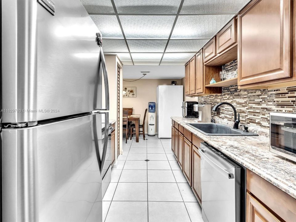 最近售出: $325,000 (3 贝兹, 2 浴室, 1581 平方英尺)