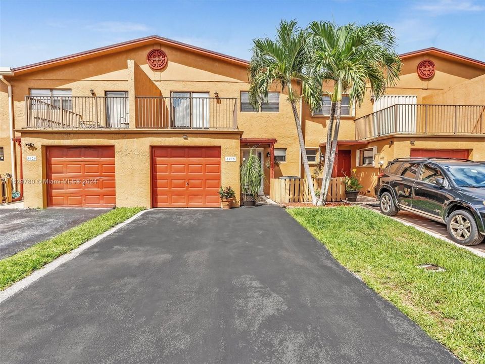 最近售出: $325,000 (3 贝兹, 2 浴室, 1581 平方英尺)