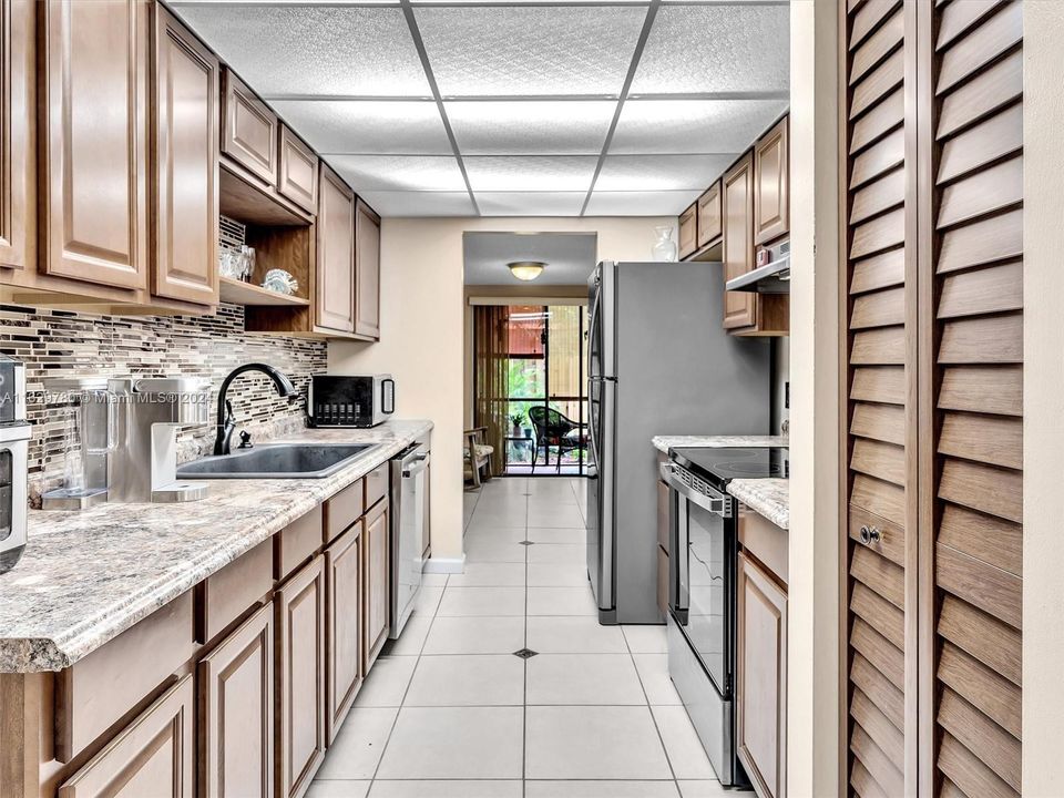 最近售出: $325,000 (3 贝兹, 2 浴室, 1581 平方英尺)