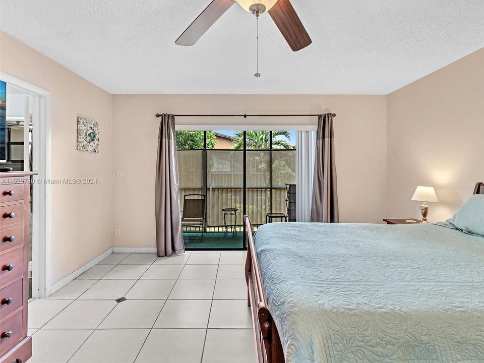 最近售出: $325,000 (3 贝兹, 2 浴室, 1581 平方英尺)