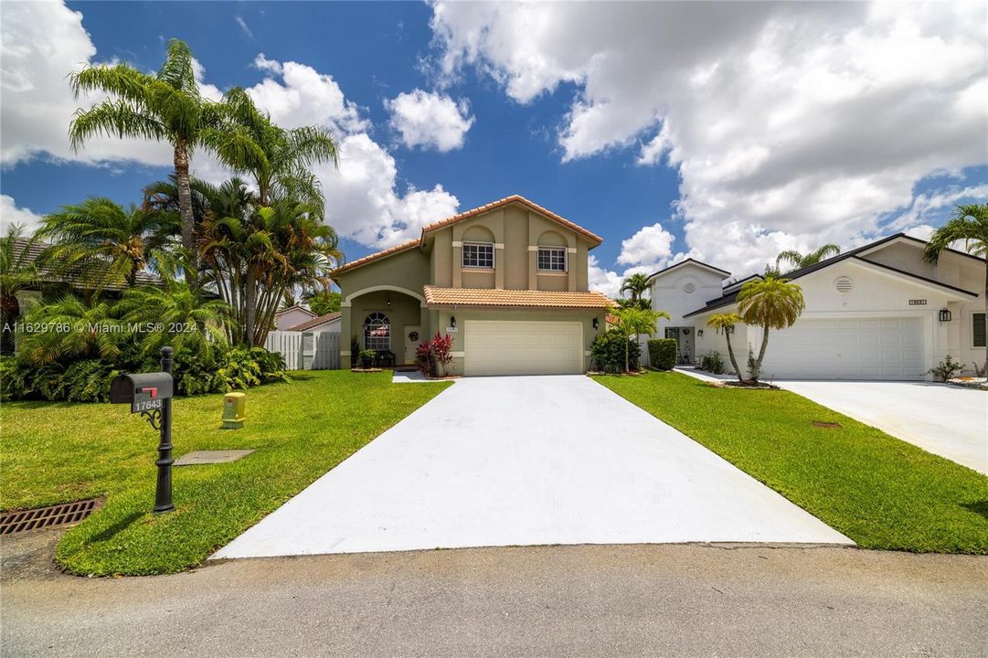 For Sale: $734,000 (4 beds, 2 baths, 1982 Square Feet)