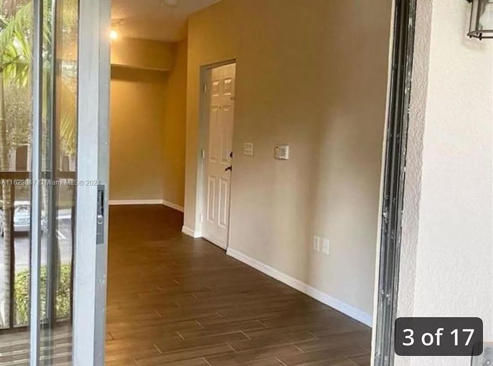 Recently Rented: $2,300 (2 beds, 1 baths, 987 Square Feet)