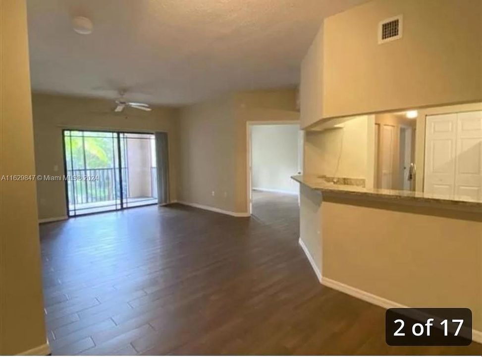 Recently Rented: $2,300 (2 beds, 1 baths, 987 Square Feet)