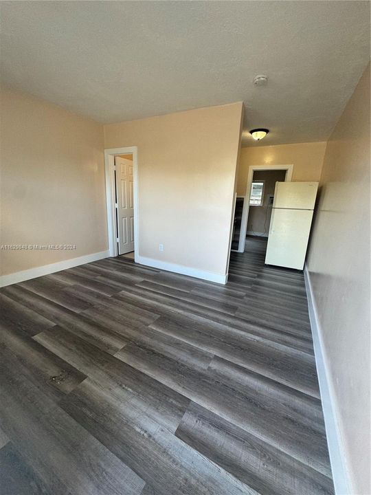 最近租的: $1,300 (1 贝兹, 1 浴室, 600 平方英尺)