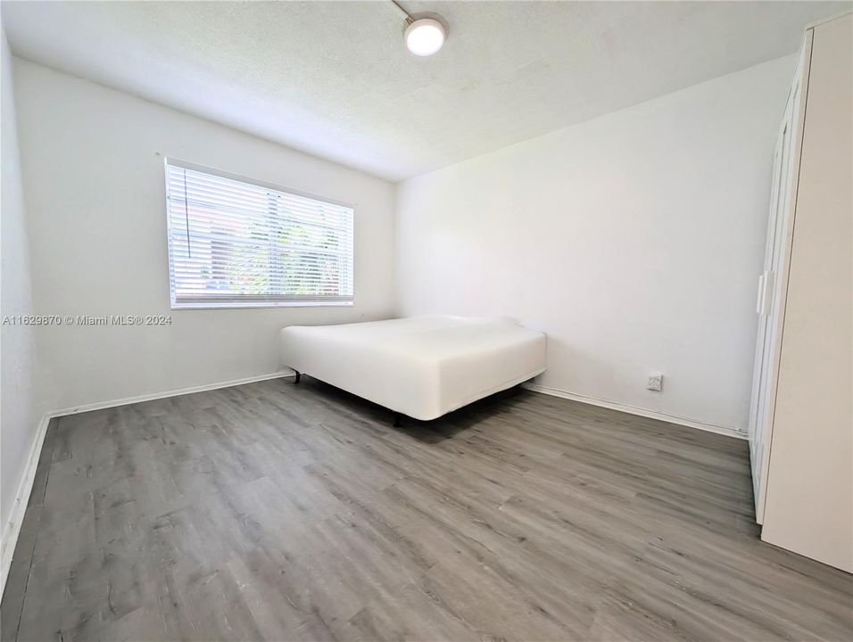 For Sale: $85,777 (1 beds, 1 baths, 662 Square Feet)