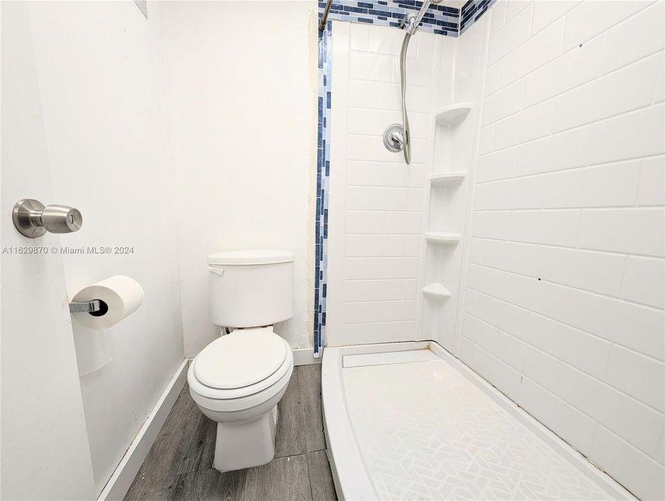 For Sale: $85,777 (1 beds, 1 baths, 662 Square Feet)