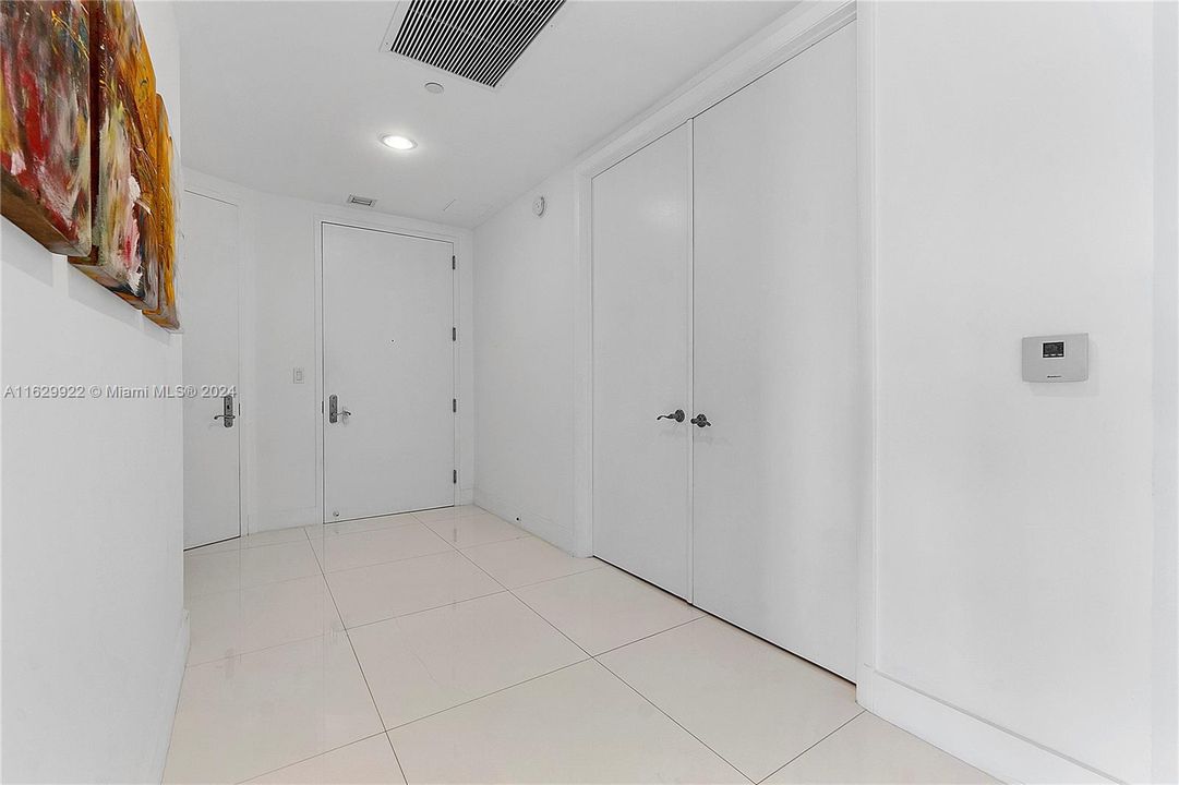 En Venta: $1,699,000 (2 camas, 3 baños, 2084 Pies cuadrados)